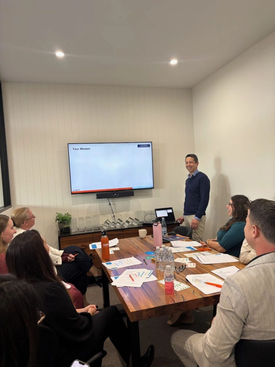 Inject training session in a broker office